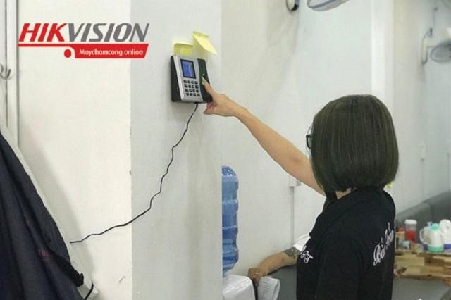 Máy chấm công HIKVISION DS-K1A8503F Máy chấm công HIKVISION DS-K1A8503F