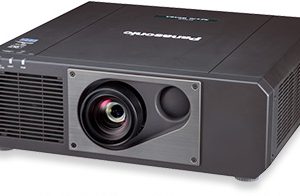Máy chiếu Panasonic PT-RZ570B