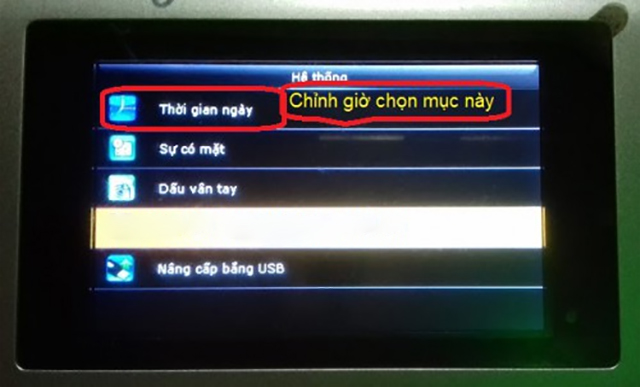 Cách chỉnh giờ máy chấm công trực tiếp