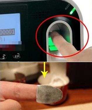 hack máy chấm công vân tay