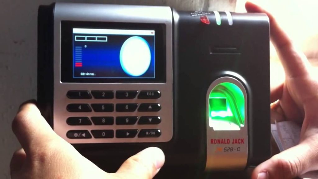 Hướng dẫn 2 cách chỉnh giờ trên máy chấm