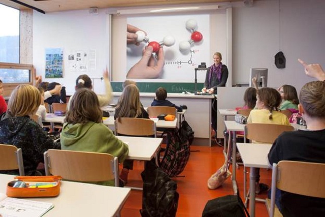 Dạy học bằng máy chiếu mang đến hiệu quả cao