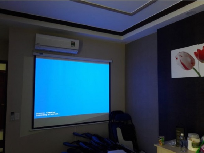 Man-chieu-treo-tuong-100-inch-1